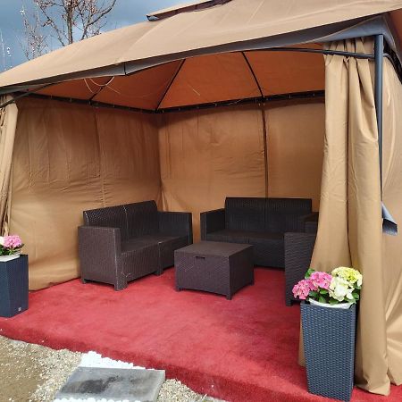 Вилла Vila Ana Cu Terasa Gratar Si Jacuzzi Сату-Маре Экстерьер фото